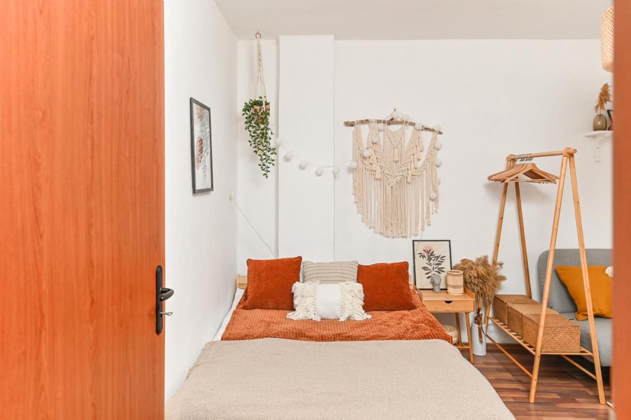 Cosy&Art 1Bd Apartment Next To Slaveykov Square Sofia Extérieur photo